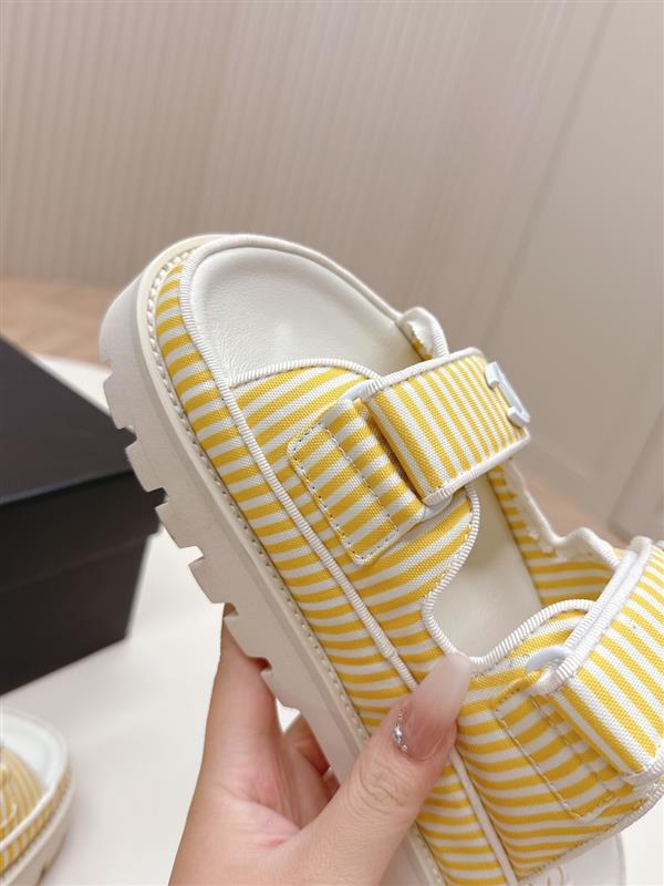 20251128184436907 280